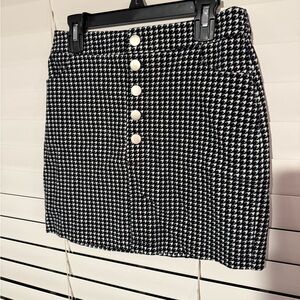 Classic Black and White Houndstooth Velvet Skirt
